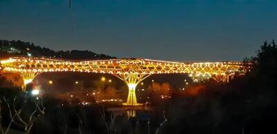 «پل طبیعت» به رنگ طلایی درمی‌آید