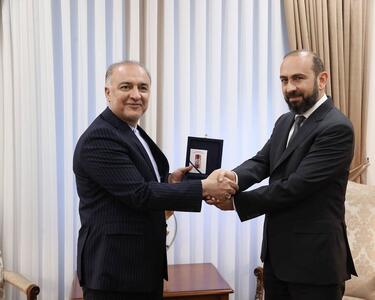 اعطای مدال دوستی به سفیر جمهوری اسلامی ایران در ارمنستان