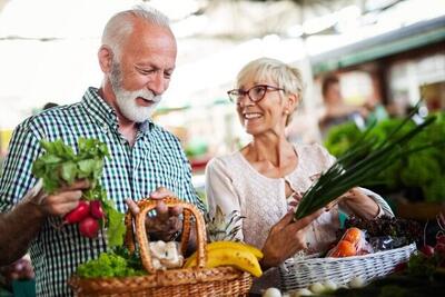 غذاهای پروتئینی مناسب افراد مسن