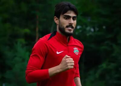  رضا غندی‌پور بازیکن شباب الاهلی آماده جدال با تراکتور در لیگ نخبگان آسیا