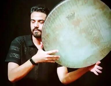آواز جگرسوز؛ این آقای هنرمند اومد و نوحه پرطرفدار رو با دف زد بسیار اصیل و روح نواز