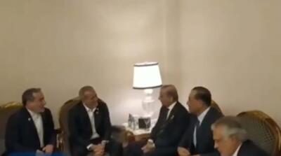 احوال‌پرسی پزشکیان با نخست‌وزیر پاکستان به فارسی