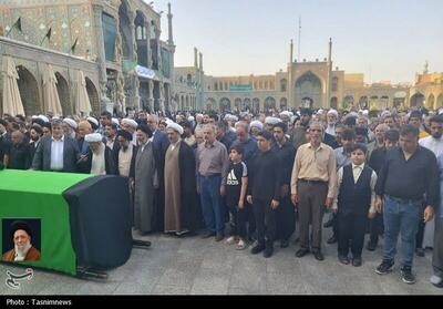پیکر آیت‌الله موسوی یزدی در حرم حضرت معصومه (س) به خاک سپرده شد - تسنیم