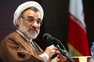 خسروپناه: نمی‌توانیم مجوز آوازخواندن زنان را بدهیم