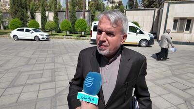 وزیر گردشگری: هنوز اشیای تاریخی را از مخازن خارج نکردیم