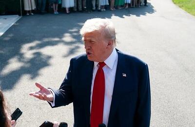 نمایش تصاویر جنجالی از «ترامپ» در انگلیس + عکس - اکونیوز