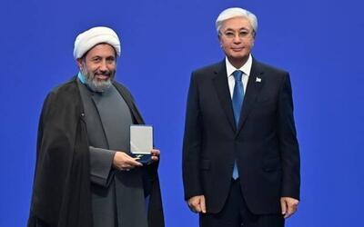 رئیس سازمان فرهنگ و ارتباطات نشان افتخار رهبران دینی فعال در گفت‌وگوی ادیان را دریافت کرد