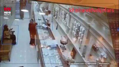 لحظه سرقت مسلحانه از یک طلافروشی با لباس زنانه در قشم!