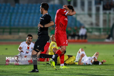 درخشان: سرمربی پرسپولیس مقصر نیست/ ناهماهنگی در خط دفاع مشهود است - پارس فوتبال