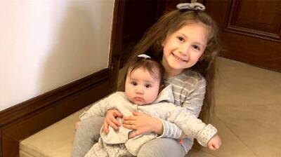 رونمایی از اتاق خواب زیر شیروانی تمیز و مرتب پناه و نبات استخری با روتختی های صورتی+فیلم