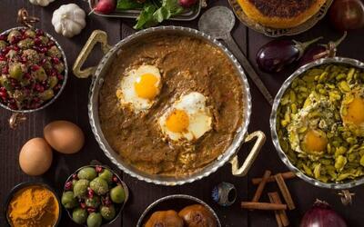 دستور کامل تهیه انواع غذاهای گیلانی؛ ۱۰ غذای بی نظیر از باقالاقاتق تا سیر قلیه