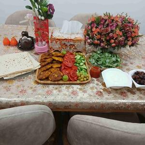شام خوشمزه دیشبمون کوکوی مرغ بامخلفات😋😋🌺مهربون بودن یدل بزرگ میخواداماقدرمهربونی رودونستن، سه چیزمیخواد:ذات خوب،یه دنیاشعورومعرفت....صبحتون بخیروشادی🌺🌺🌹🌹🌹دست‌پخت کدبانوی عزیزومهربون خونم 😋😋🥰🥰😘😘🤍🤍🫶🫶🫶💞💞💕💕❤️💓❤️🥰