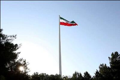 سرمقاله فرهیختگان/ از اهتزاز این پرچم لذت ببرید