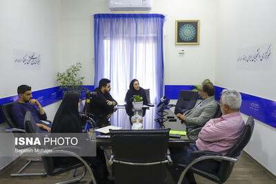 شعر رسالتی هدفمند برای حفظ هویت جامعه دارد