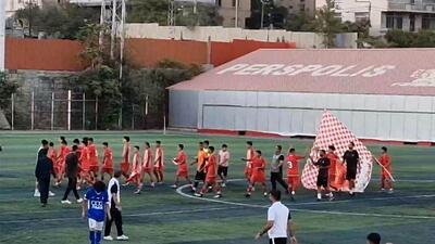 خوشحالی تیم نونهالان پرسپولیس از برتری ۲-۱ مقابل استقلال