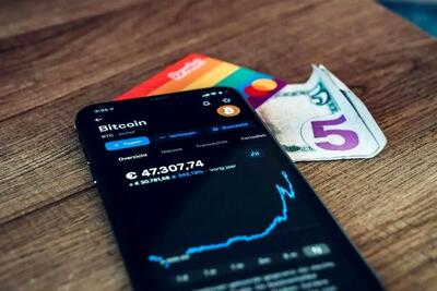 استخراج ارز دیجیتال با گوشی: واقعیت یا افسانه؟