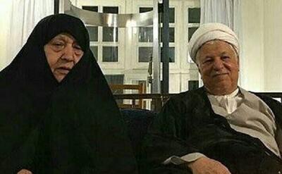 خاطرات هاشمی: عفت می‌گفت در مسجدالحرام شخصی به آقای خاتمی پرخاش‌کرده و او را مشرک خوانده است
