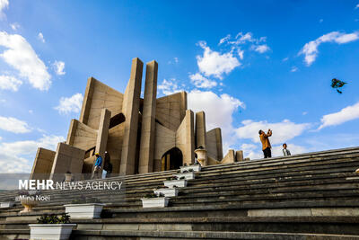 آرامگاه شهریار در مقبره الشعرای تبریز