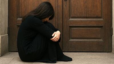 یسنا 17 ساله : ​گل کشیدم تا همه چیز را فراموش کنم...اما بی عفت شدم ... + نگاه کارشناسی