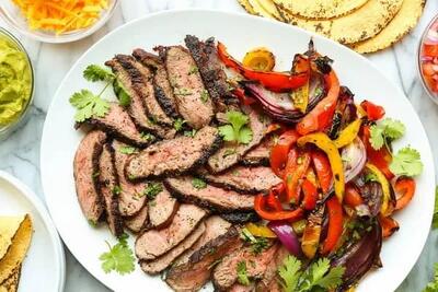 طرز تهیه رول نان تست با مرغ فاهیتا خامه‌ای