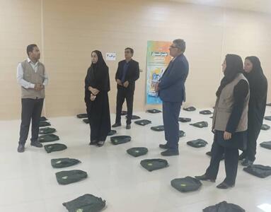 آغاز پویش ملی «مهر علوی» در میناب با توزیع ۴۷۱۰ بسته نوشت‌افزار میان دانش‌آموزان نیازمند