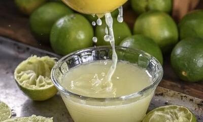 طرز صحیح آب لیمو گرفتن و راز تلخ نشدن آبلیموی خانگی !