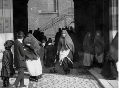 عکس/ پوشش و حجاب متفاوت زنان انگلستان ۱۰۰ سال پیش | اقتصاد24