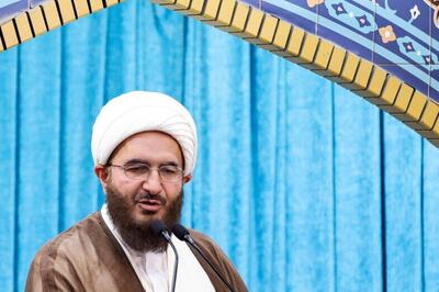 حاج علی اکبری، خطیب نماز جمعه تهران: زیست عفیفانه، یک موضوع ساده و سطحی نیست / اگر غریزه جنسی رها شود، همانند سگی هار، چه بلایی سر جامعه می‌آید؟