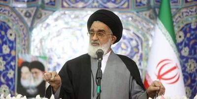 امام‌جمعه قم: دشمنان در جنگ نرم به دنبال تغییر فرهنگ جامعه‌اند/مقاومت مردم در دفاع مقدس الگوی ملی و دینی است