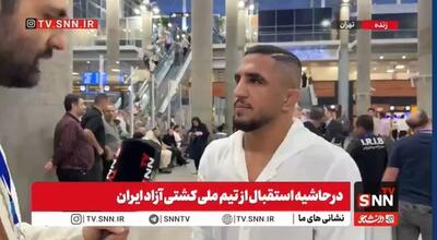عموزاد: رحمان برای چنین روزی خیلی زحمت کشید/ خیلی‌ها من را با او اشتباه می‌گیرند + فیلم