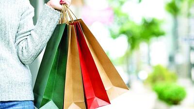 هشت خرید غیرضروری که حساب بانکی شما را خالی می‌کند