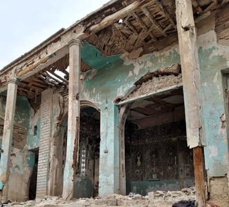 خانه میرزا شفیع در پامنار؛ گچ‌بری‌ها و آینه‌ها حالشان خوش نیست - چیدانه
