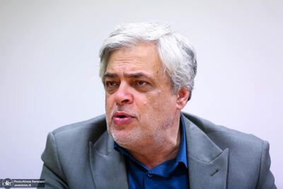 کنایه محمد مهاجری به تاسیس یک حزب جدید اصولگرا؛ در عالم سیاست به کارهای طنز هم نیاز داریم/ 400 حزب بیکار داریم، یکی دیگر هم اضافه شود