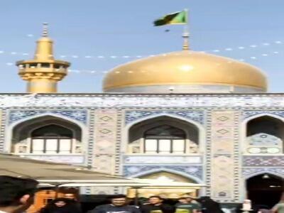 تصاویری از جایگزینی ۳۰۰ هزار مُهر با تربت اباعبدالله(ع) در حرم مطهر