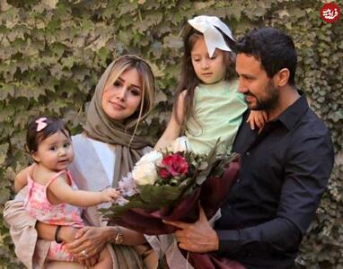 چهره ها/کس داغ و تازه شاهرخ استخری و خانواده‌اش در یک کافه