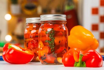 طرز تهیه ترشی فلفل دلمه؛ یک چاشنی خوشمزه و رنگارنگ