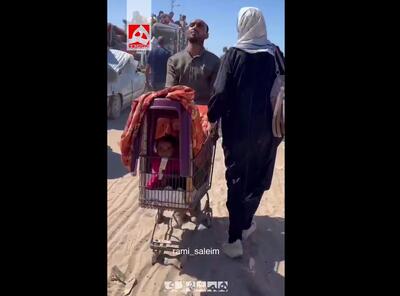 تصاویری تلخ از یک کودک آواره در چرخ خرید فروشگاه! | ویدئو