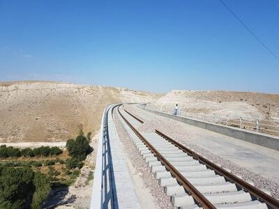 قطار پنج‌ستاره بندرعباس ـ مشهد به بهره‌برداری رسید