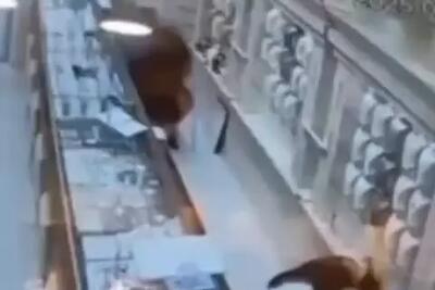 دستگیری سارقان طلافروشی قشم در کمتر از یک هفته؛ ۸ کیلو طلا کشف شد!