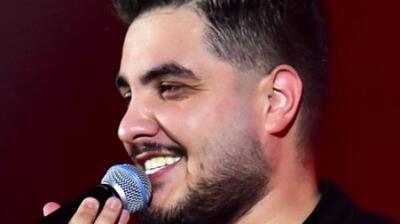 فیلم آواز باشکوه با اجرای زیبای آرون افشار با پدر و برادرش در کنسرتی به‌یادماندنی / من عاشقتم تا ابد ...ای ماه الهی فقط کم نشود سایه ات