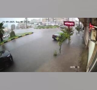 ورود سیلاب هولناک به یک داروخانه در آستارا