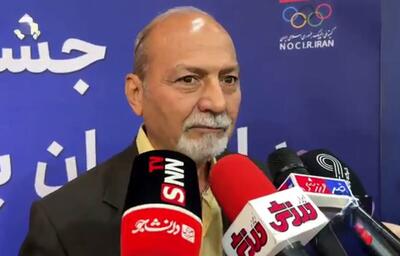 فوتبال ایران به دلیل فساد در سراشیبی سقوط قرار دارد/ حرف‌های منتقدان را سانسور می‌کنند