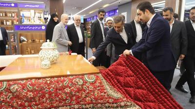 معاون رییس‌جمهور از نمایشگاه دائمی توانمندی‌های استان قم بازدید کرد