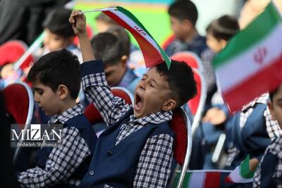 عکس/ تصویری جالب از جشن شکوفه‌ها با حضور وزیر آموزش‌وپرورش