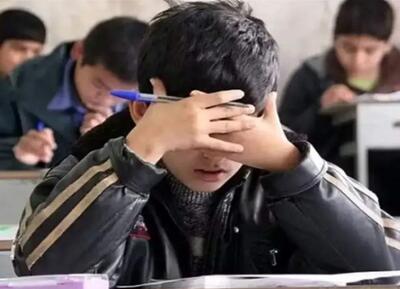 بودجه دانش‌آموزان ایرانی نصف شد