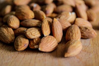 تفاوت بادام سنگی و بادام درختی چیست ؟