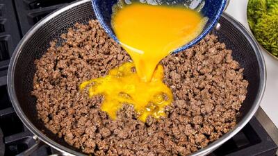 غذای سریع با گوشت چرخکرده : طرز تهیه غذای فوری با گوشت چرخ کرده و تخم مرغ