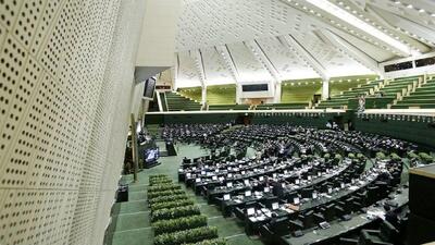 نامه ۷۱ نماینده به سران قوا: سلاح هسته‌ای بسازیم و نگه داریم؛ استفاده از آن بحث دیگری است / تفاوت شرایط می‌تواند موجب تغییر حکم ممنوعیت تولید سلاح اتمی شود