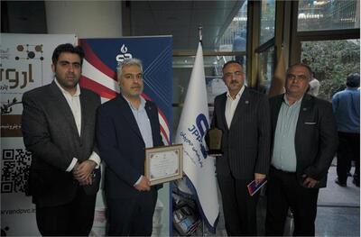 جم‌پیلن بر سکوی نخست نوآوری ایستاد؛ تندیس زرین جشنواره محصول برتر ایرانی به پتروشیمی جم پیلن رسید | اقتصاد24