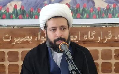 جامعه اسلامی باید از هر دو مؤلفه قدرت و معنویت برخوردار باشد